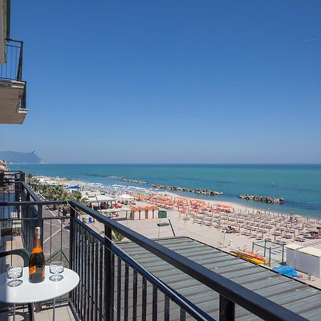Hotel Bianchi Nicola Porto Recanati Eksteriør billede