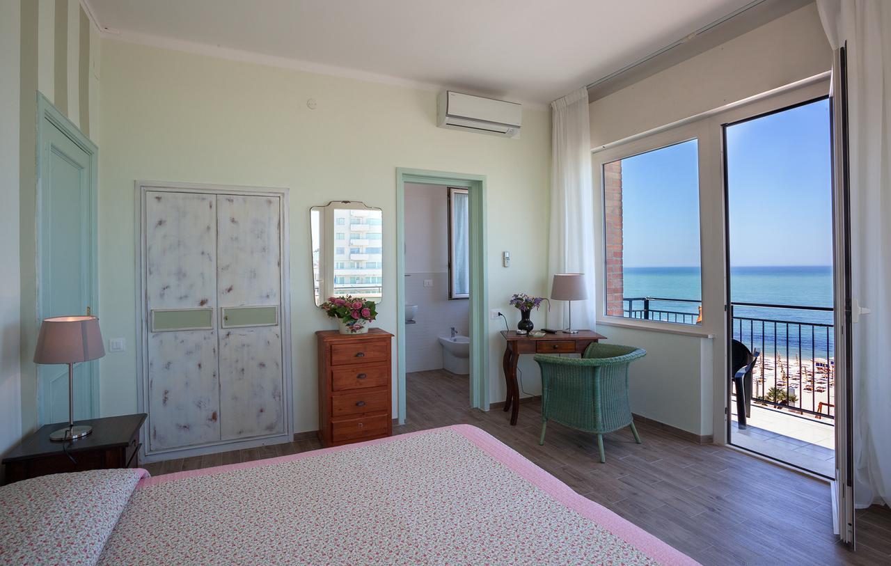 Hotel Bianchi Nicola Porto Recanati Eksteriør billede